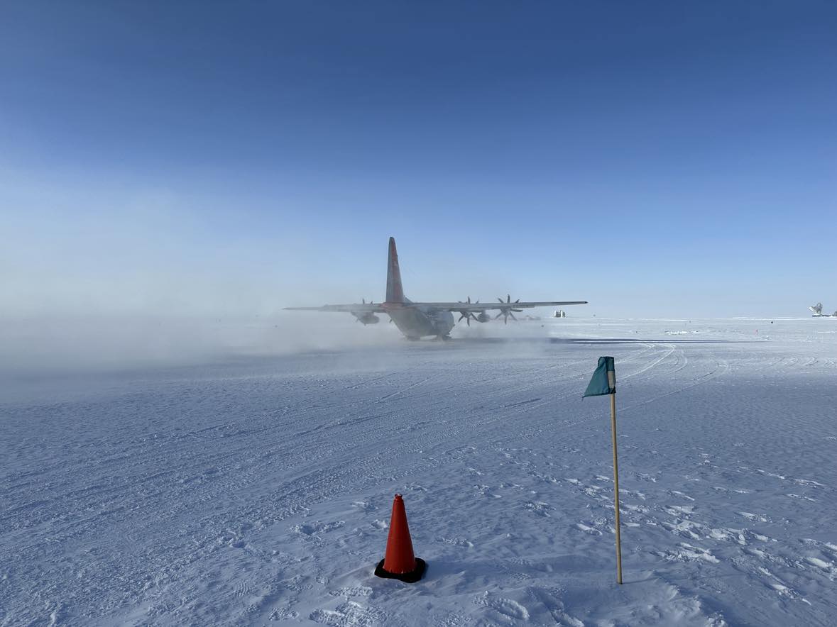 An Air National Guard C-130 begins liftoff during its last flight out of the South Pole.