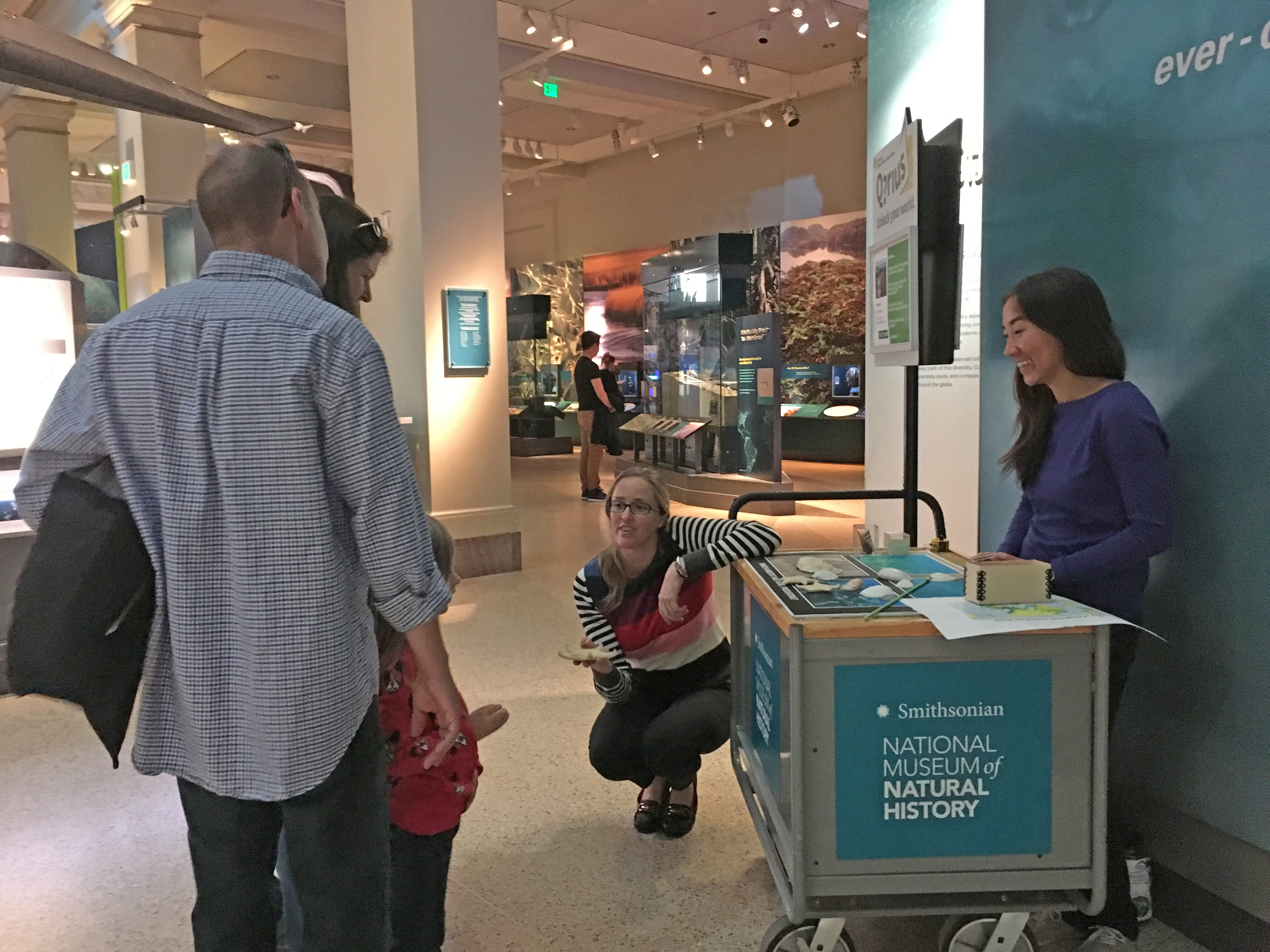 Maddie Kennedy (2017 Knauss Fellow with NOAA Sea Grant) and Christine Sur (2017 Knauss Fellow with U.S. House Committee on Natural Resources), share their knowledge on seagrasses for the Expert Is In Kiosk at the Smithsonian Museum of Natural History.