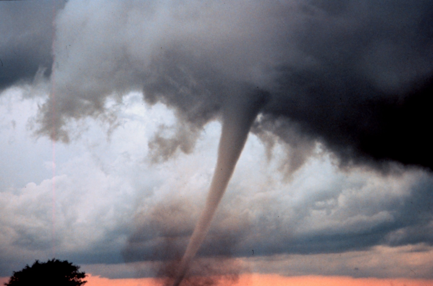 Tornado in Oklahoma on May 3, 1999.