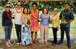 Representatives from NOAA and Keaukaha Panaʻewa Farmers Association 