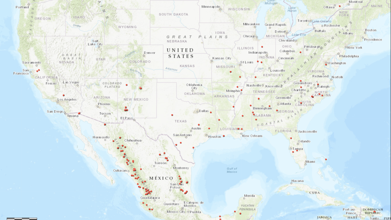 map showing locations of active fires throughout the United States, on the US-Canadian border and in Mexico