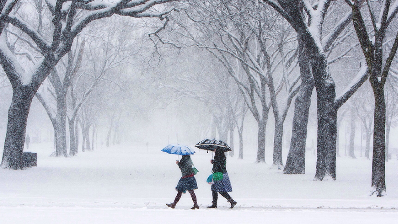 A snowstorm on Washington's National Mall in March 2015. NOAA issued its 2016 Winter Outlook today.