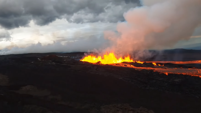 On Nov. 28, 2022, the world’s largest active volcano began erupting for the first time since 1984. Mauna Loa, located on Hawaii’s Big Island, began spewing ash and debris from its summit around 11:30 p.m. local time after a series of earthquakes. Lava was ejected to heights of up to 148 feet on Nov. 29. NOAA satellites monitored the ongoing eruption, lava flow, ash plume, and sulfur dioxide (SO2) emissions.