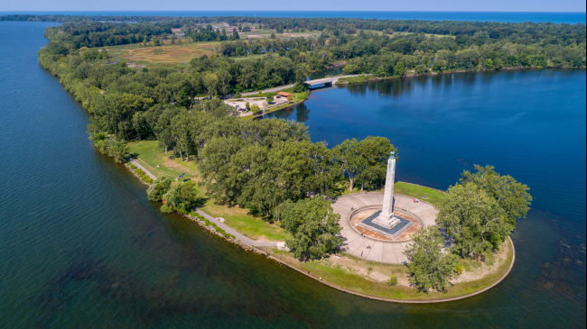 Aerial view of Perry Monument at Presque Isle State Park in Erie, Pennsylvania, which honors those who fought in the Battle of Lake Erie. Commodore Oliver Hazard Perry led a fleet to victory in one of the most decisive naval battles to occur in the War of 1812. 