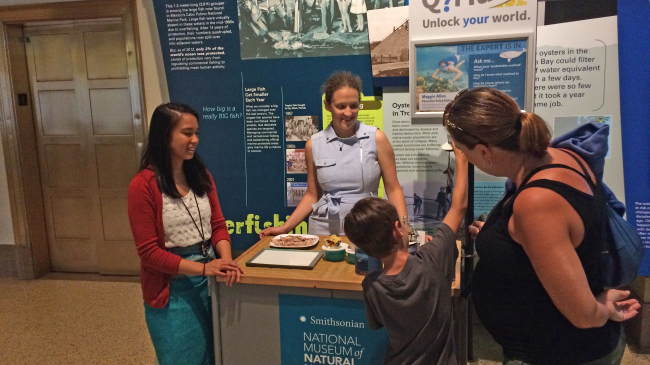 Maggie Allen (2017 Knauss Fellow with NOAA Education) shared her knowledge on sustainable seafood for the Expert Is In Kiosk at the Smithsonian Museum of Natural History.