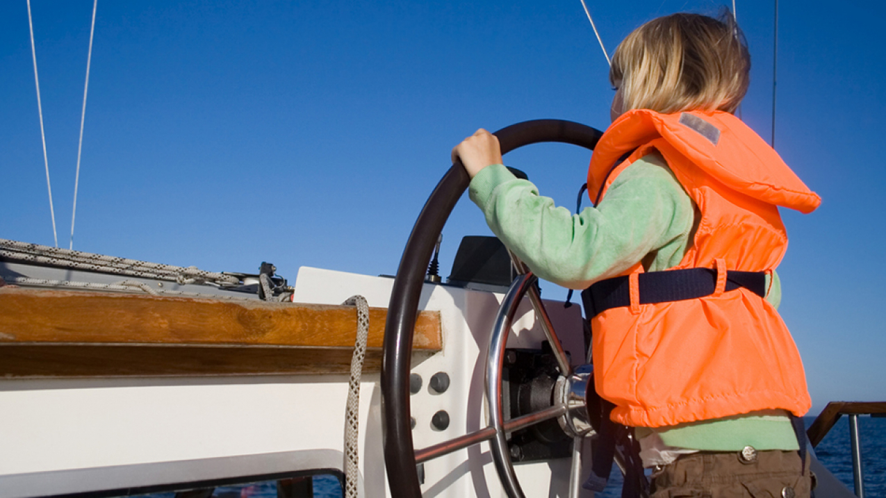 7 easy ways to boat safely and be kind to nature
