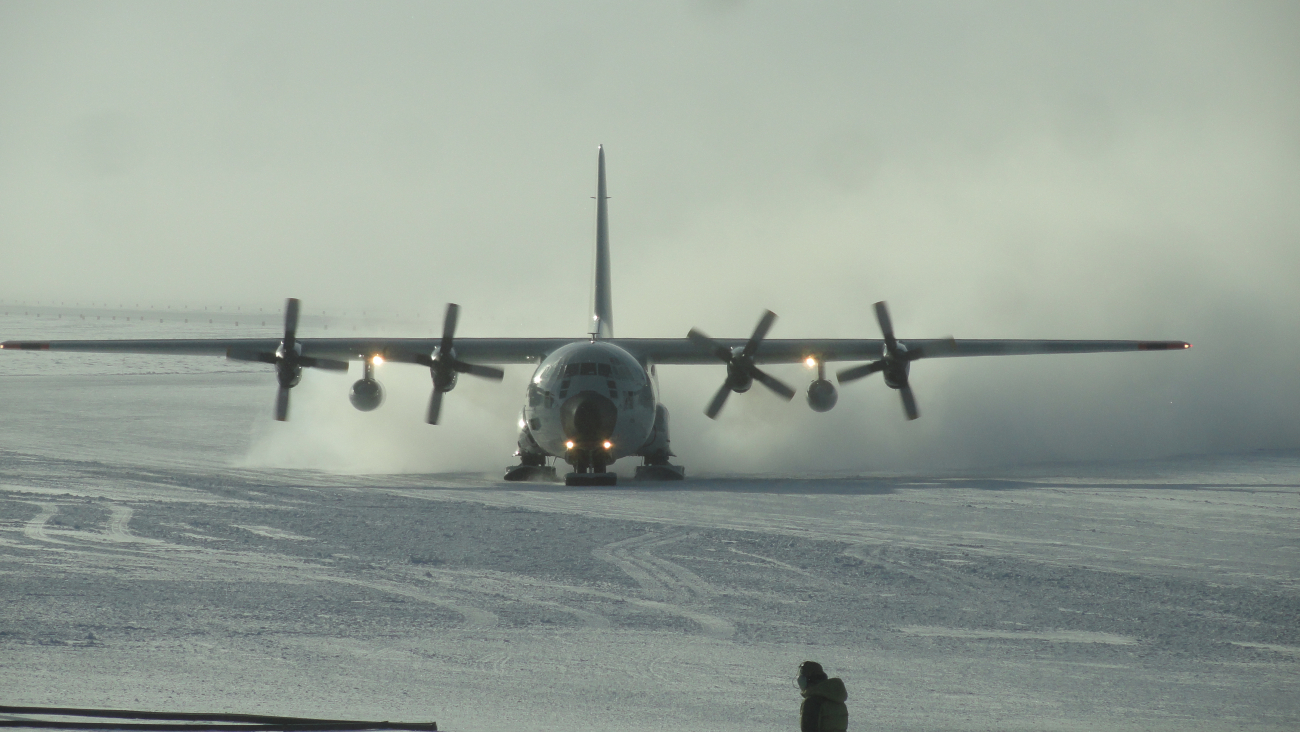 C-130 taxiing at South Pole Station