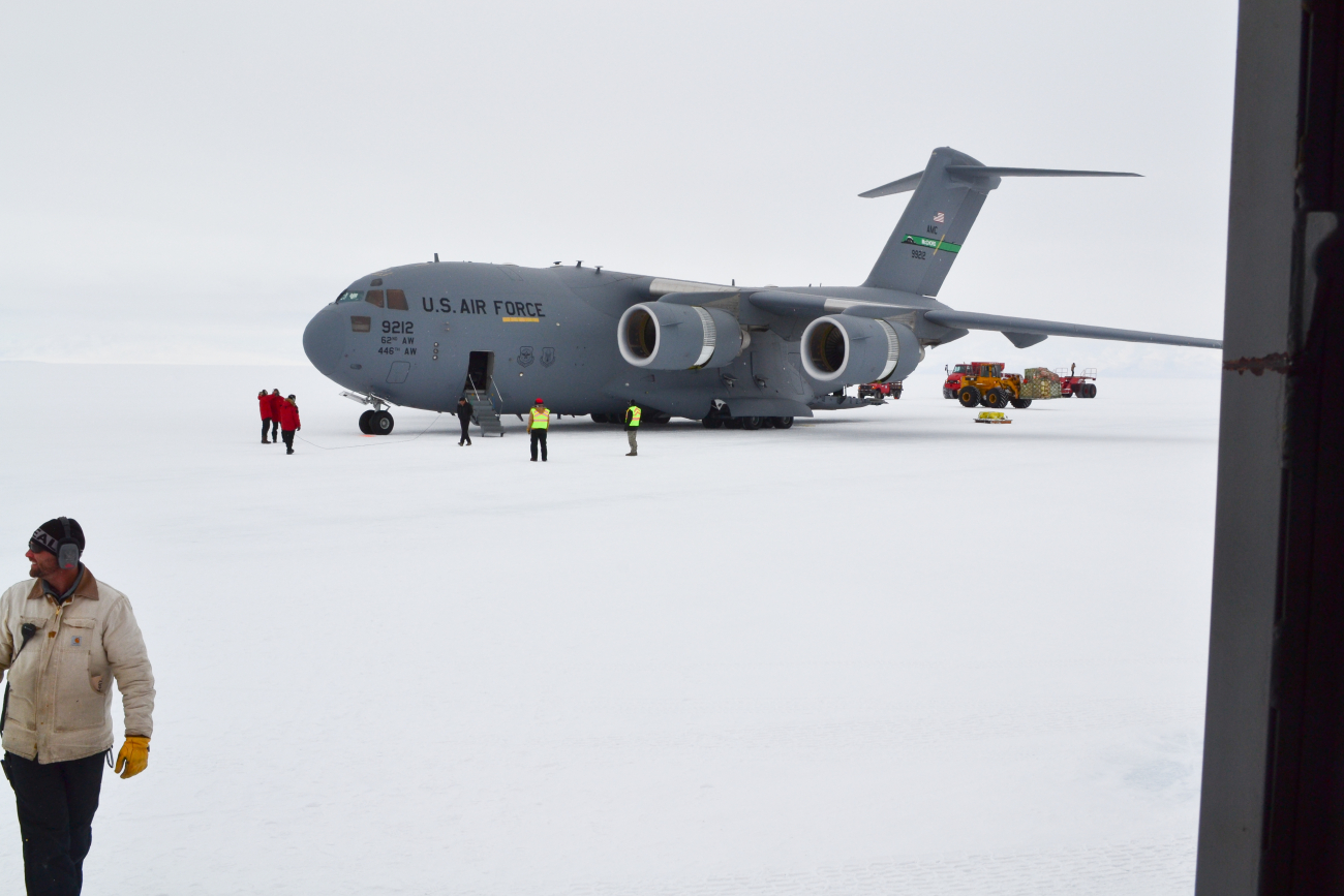 Air Force C-17 Globemaster aircraft at South Pole Station in the austral springof 2012