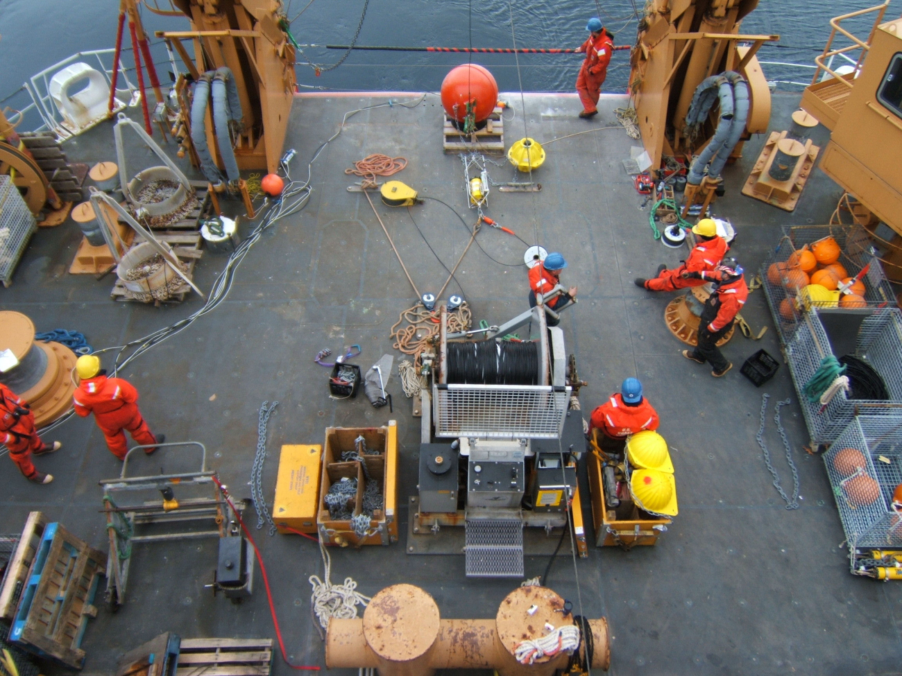 Deploying instruments from the stern of the CG icebreaker HEALY