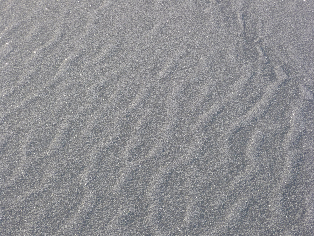 Dune-like structures in graupel covering the ice surface