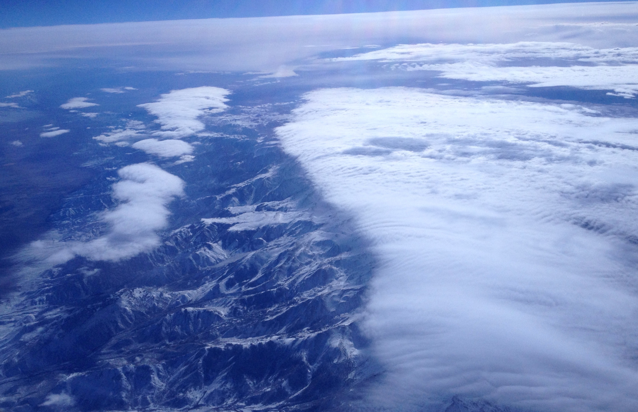 Flying over the Sierra Nevada mountains, a textbook case ofof upslope flow on the windward (right/west) side of the mountains