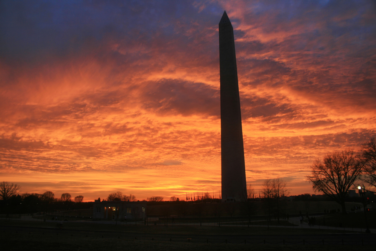 A gorgeous sunset with the National Monument that highlights thebeauty of our Nation's Capital