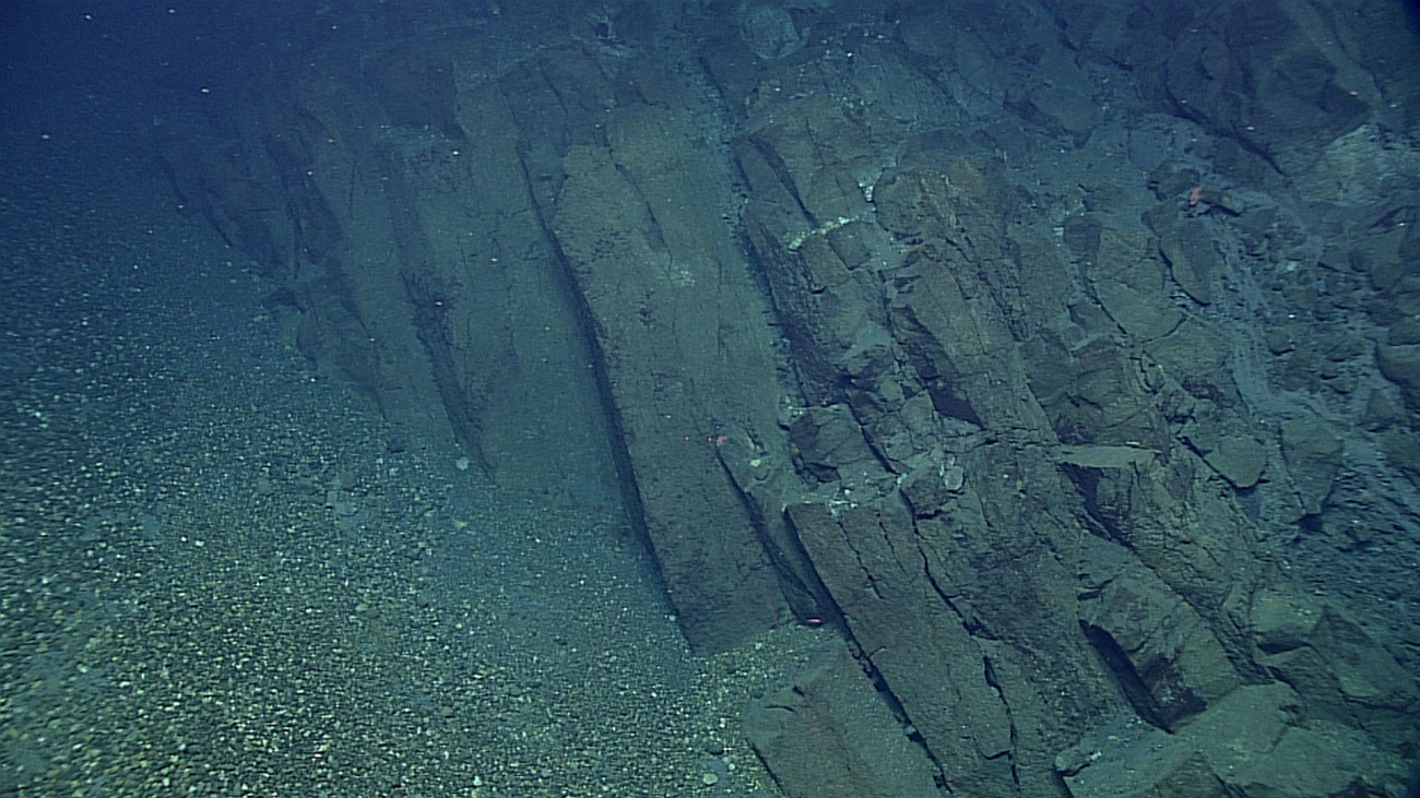 Outcrop with columnar jointing - an exposed dike