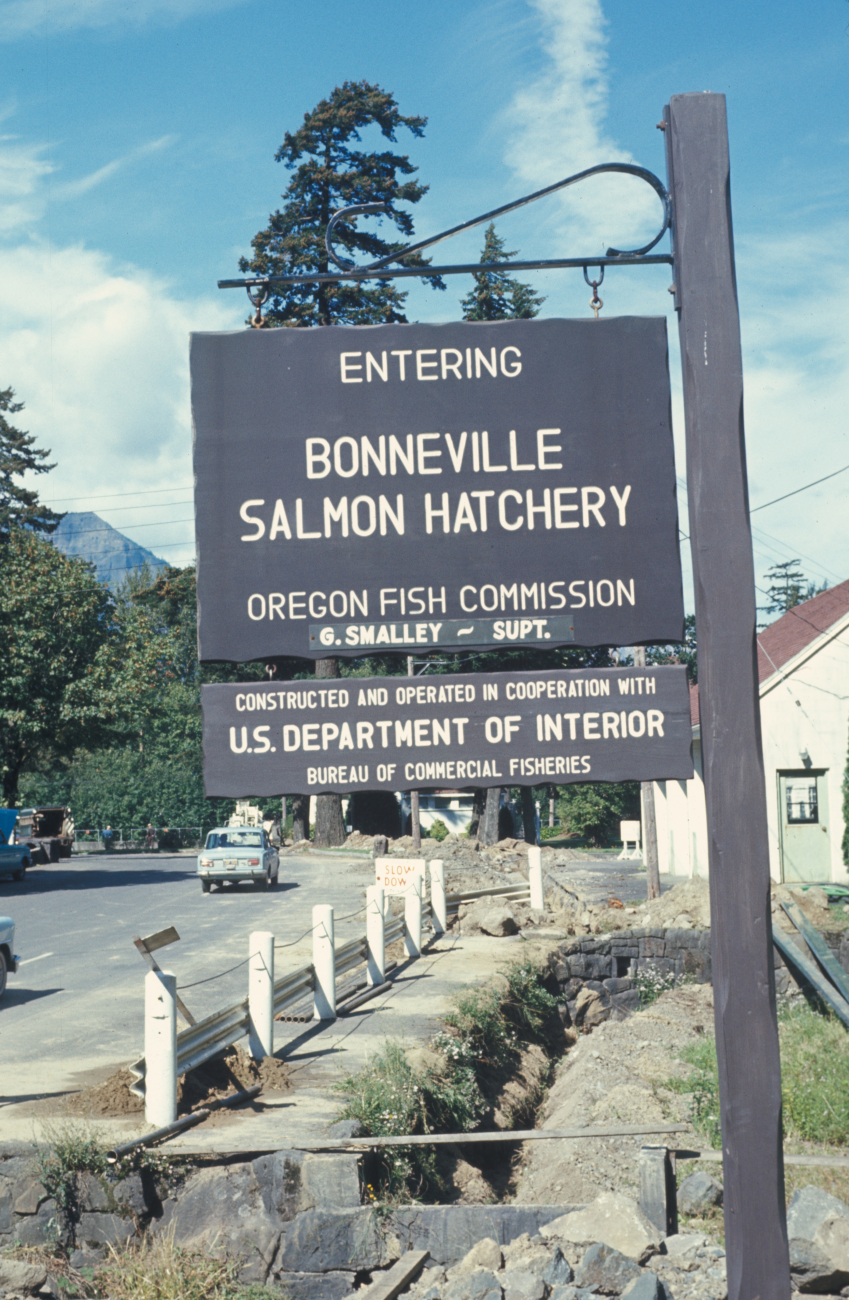 Bonneville Hatchery sign
