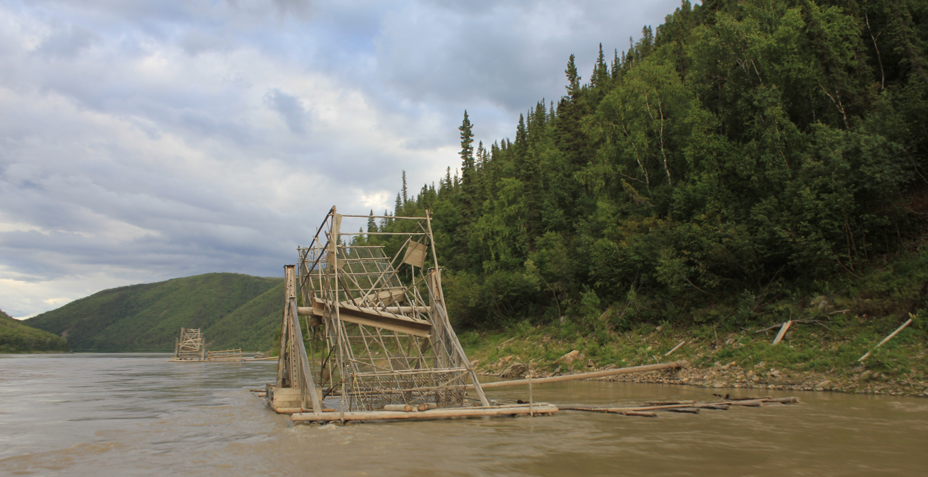 Fish wheel o the Yukon river near Ruby