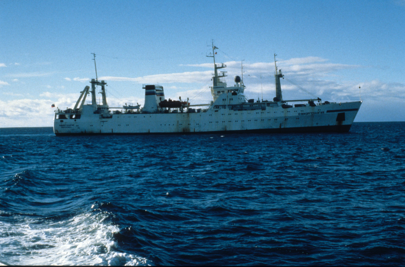The Russian ship R/V YUZHMORGEOLOGIYA was chartered by the AMLRProgram from 1996 through 2009