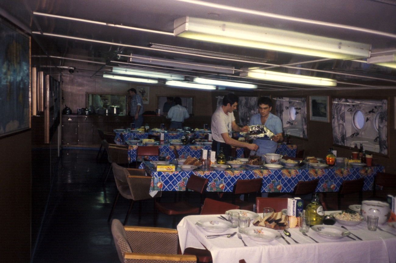 Mealtime aboard the R/V Yuzhmorgeologia