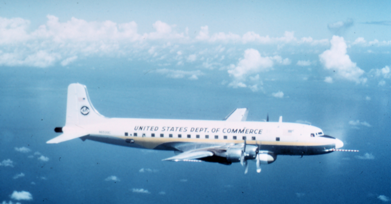 Weather Bureau DC-6 N6539C in flight