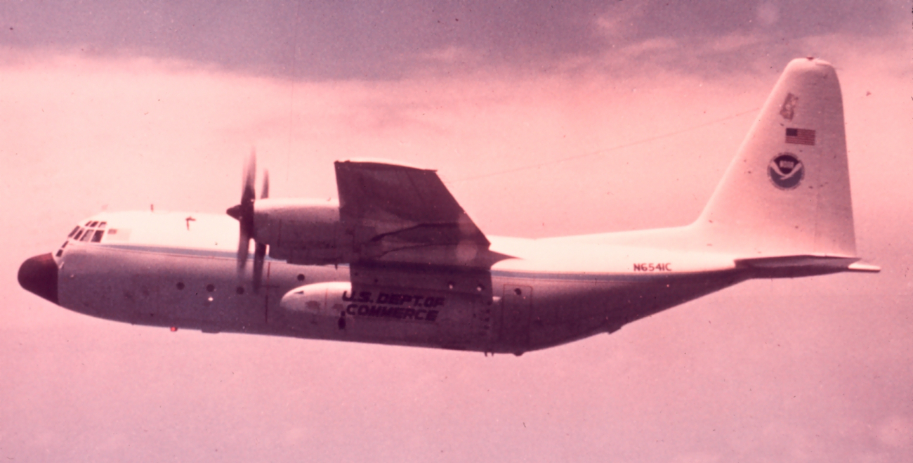 NOAA C-130 N6541C in flight