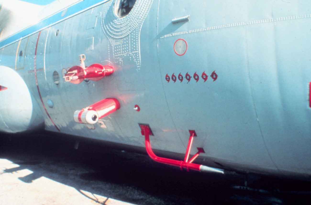 Fuselage-mounted sensors on NOAA C-130 N6541C