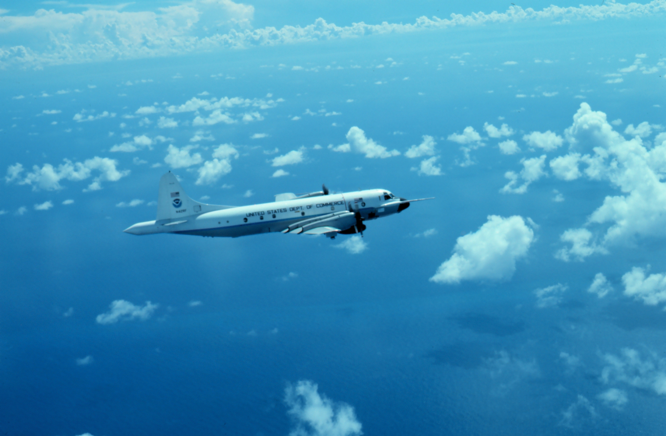 NOAA P-3 N42RF in flight