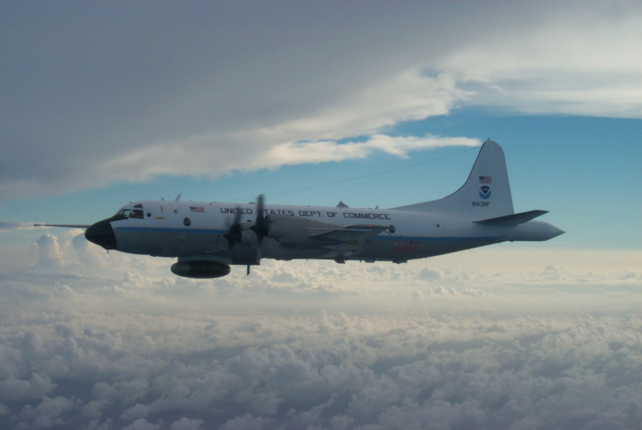 NOAA P-3 Miss PiggyN43RF flying Hurricane Fabian mission - in shadowof high cirrocumulus