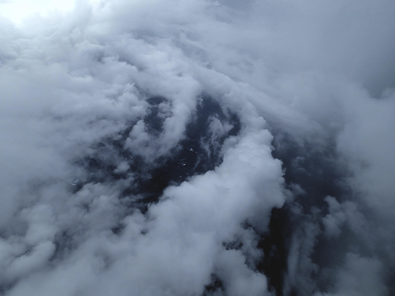 Low cloud bands inside Hurricane Edouard's eye
