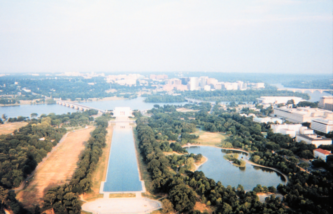 View looking west from the top of the Washington Monument towards theLincoln Memorial and the Reflecting Pool