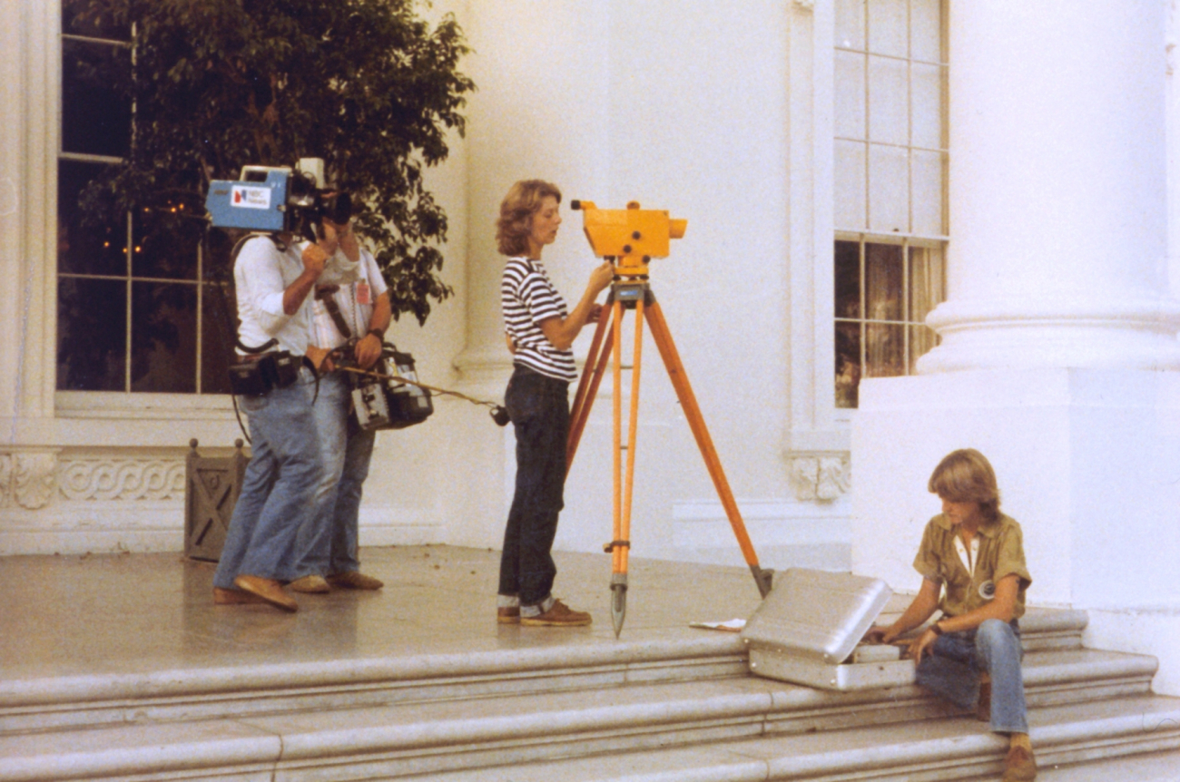 Anita Whitis running the gun on the North Portico of the White House duringleveling operations