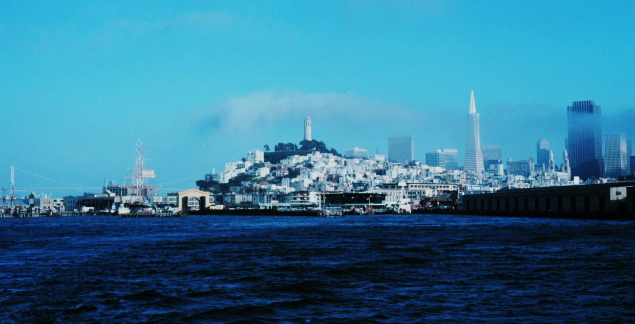 A view of the San Francisco waterfront with Transamerica Pyramid andCoit Tower