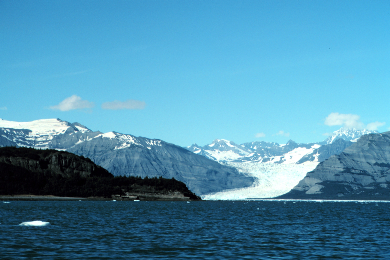 A glacier making its way to the sea in Icy Bay