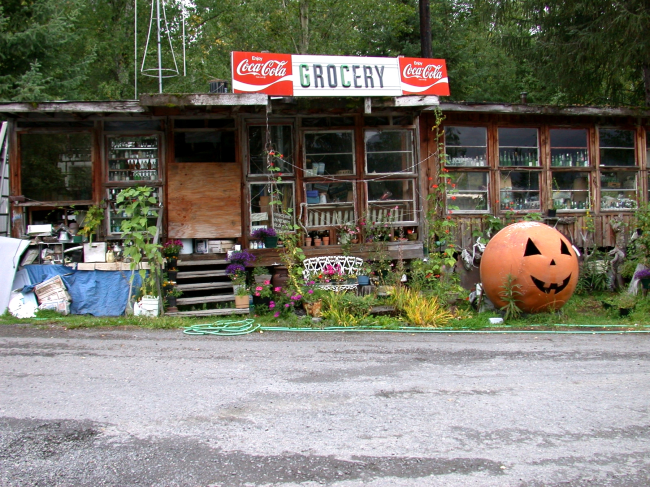 Local grocery store in Seward area