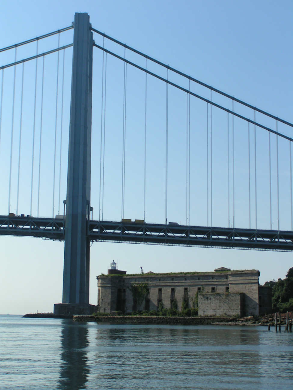 The west pier of the Verrazano-Narrows Bridge with Fort Wadsworth in theforeground