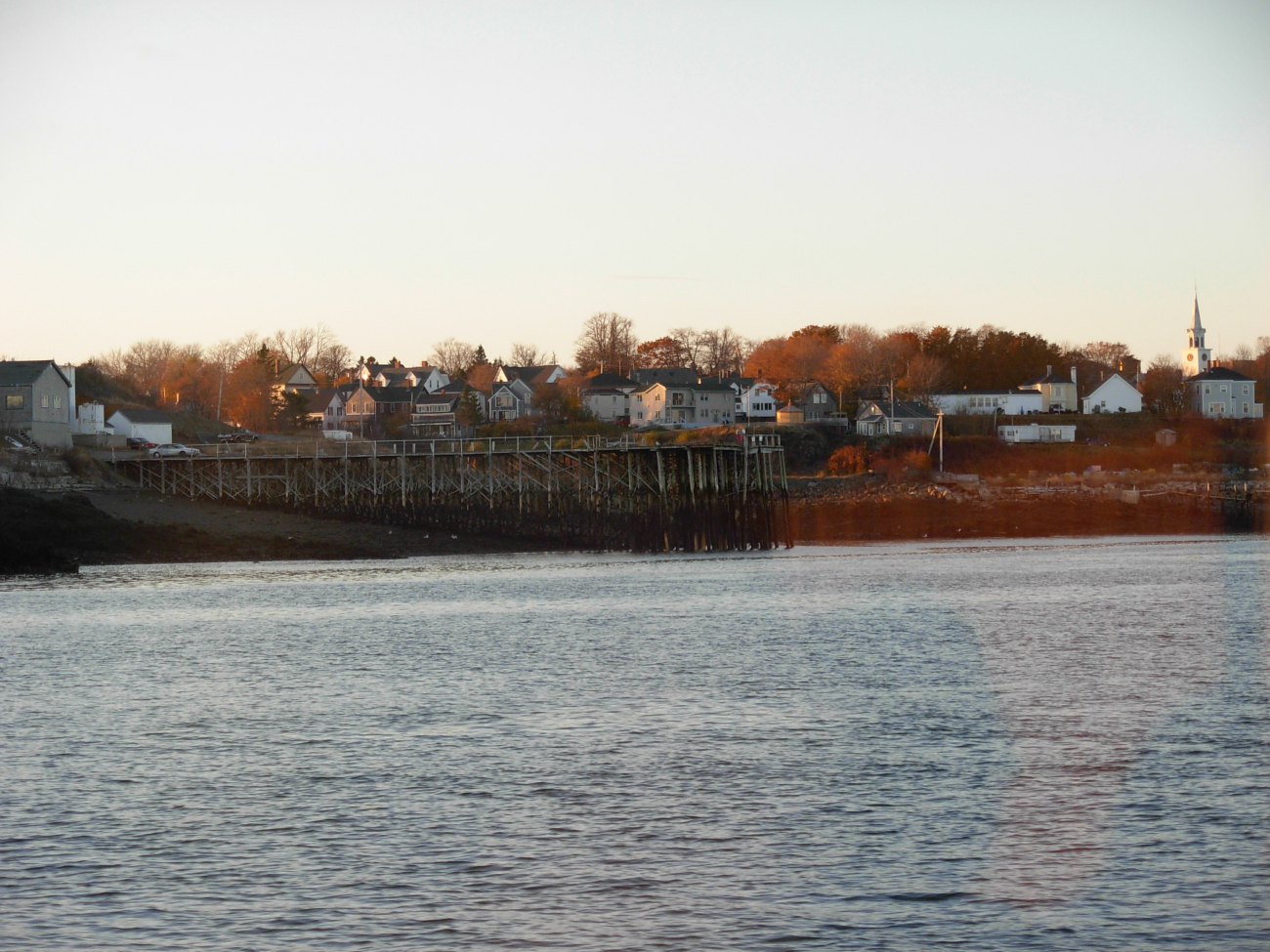 A pier at Eastport that provides visual proof of the 25 feet of possible tideat Eastport