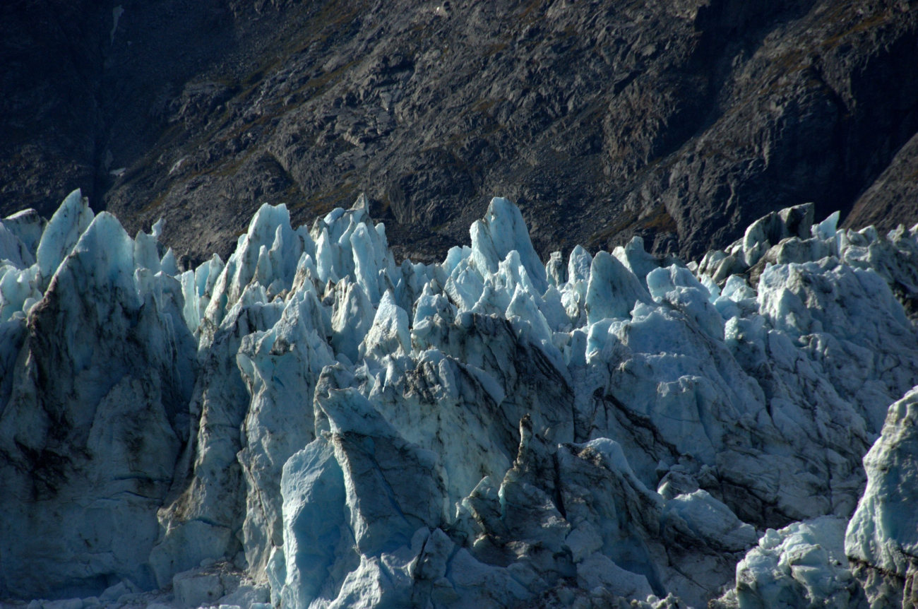 Jaggedy ice spires crowning a Glacier Bay glacier