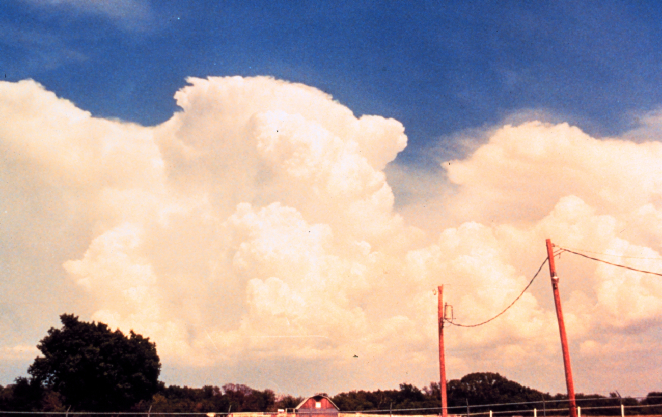 Building line of cumulonimbus thunderstorms