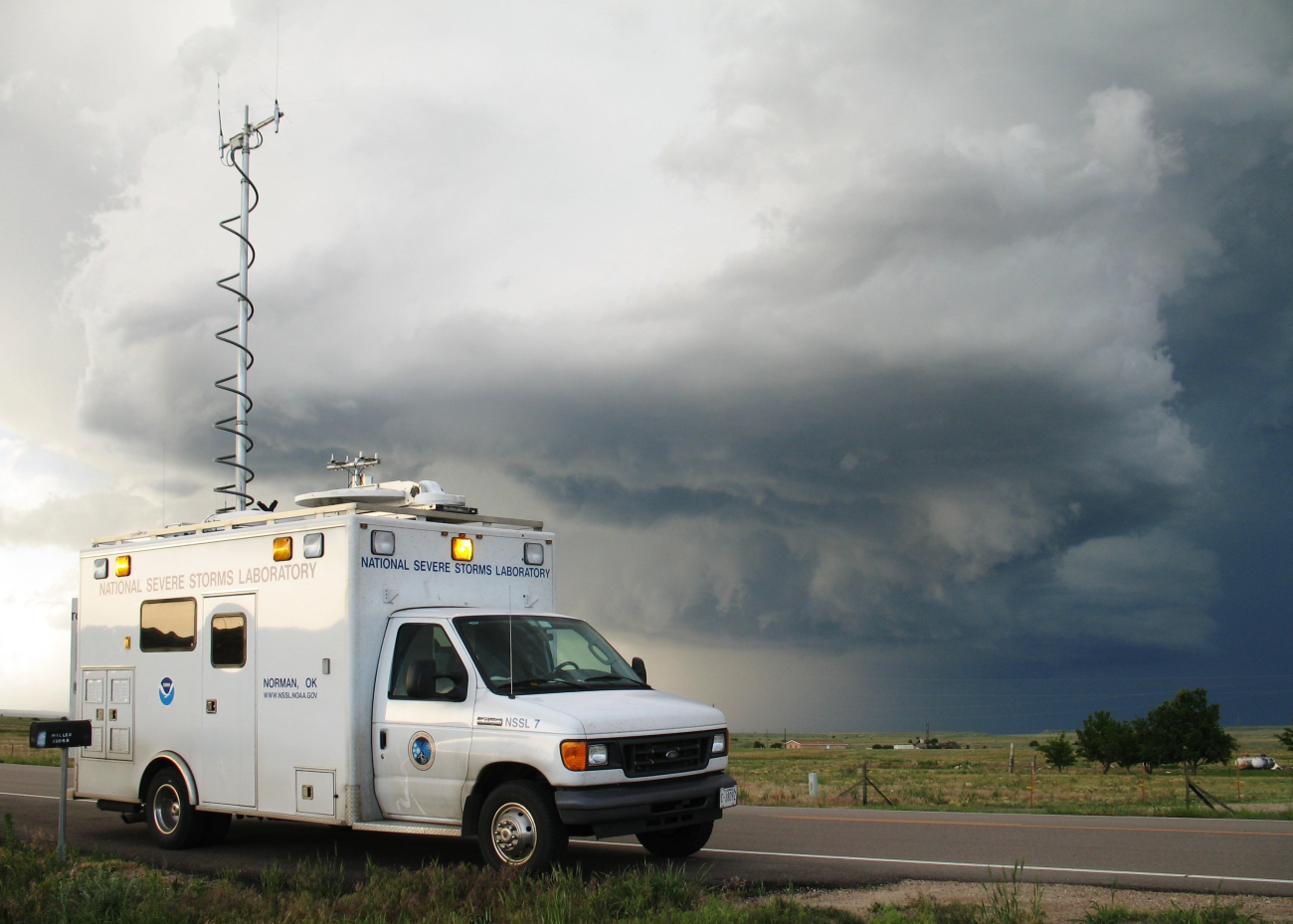 VORTEX2 field command vehicle in vicinity of thunderstorm