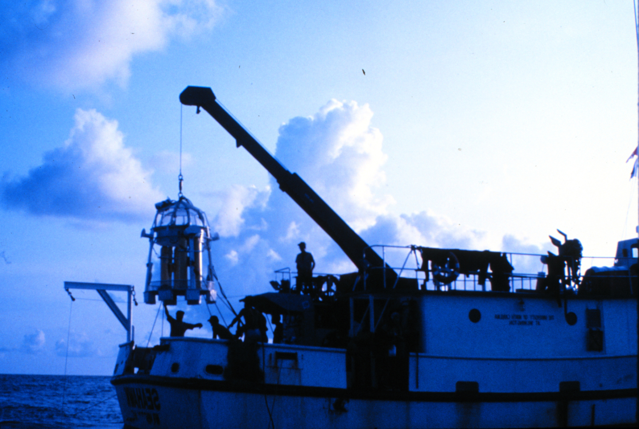 A dive bell support ship must be in a multi-point mooring to avoid dragging