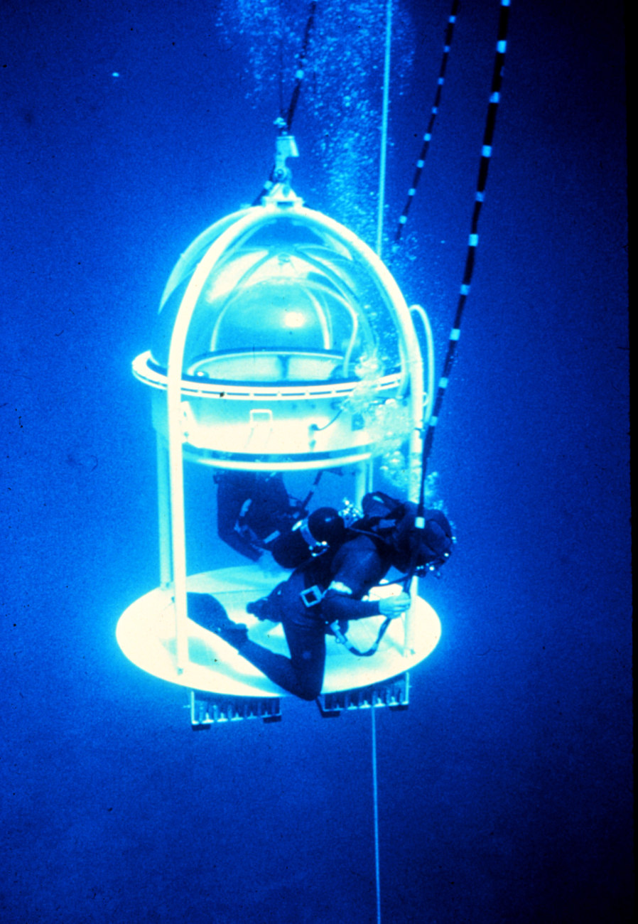 NURP dive bell used in the 1980s-- scientists prefer the freedom