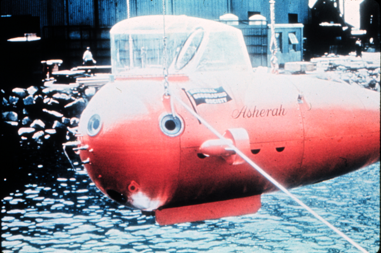 ASHERAH,shallow (200 m), cheap ($25,000) Navy submersible built in 1964