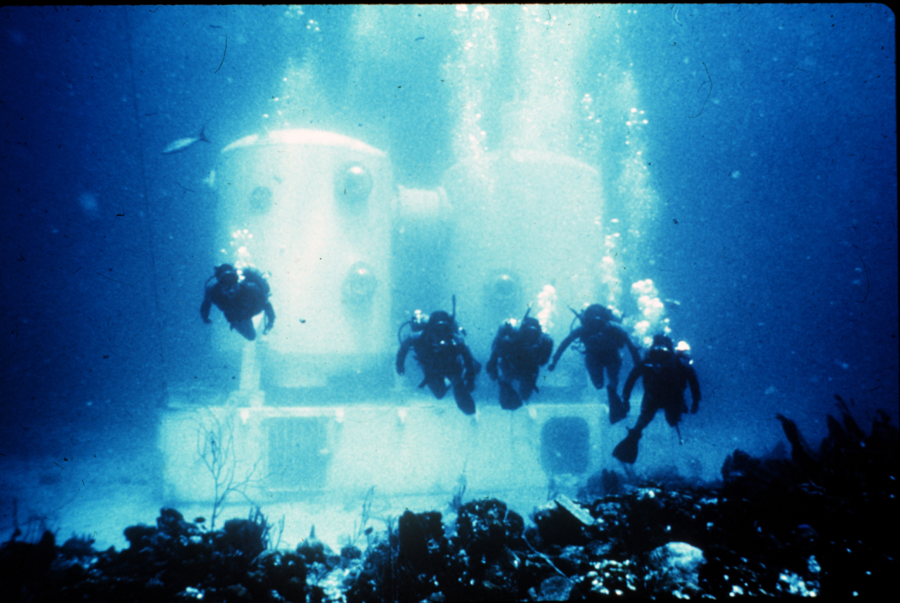 Aquanauts excurt (saturation dive) from TEKTITE I