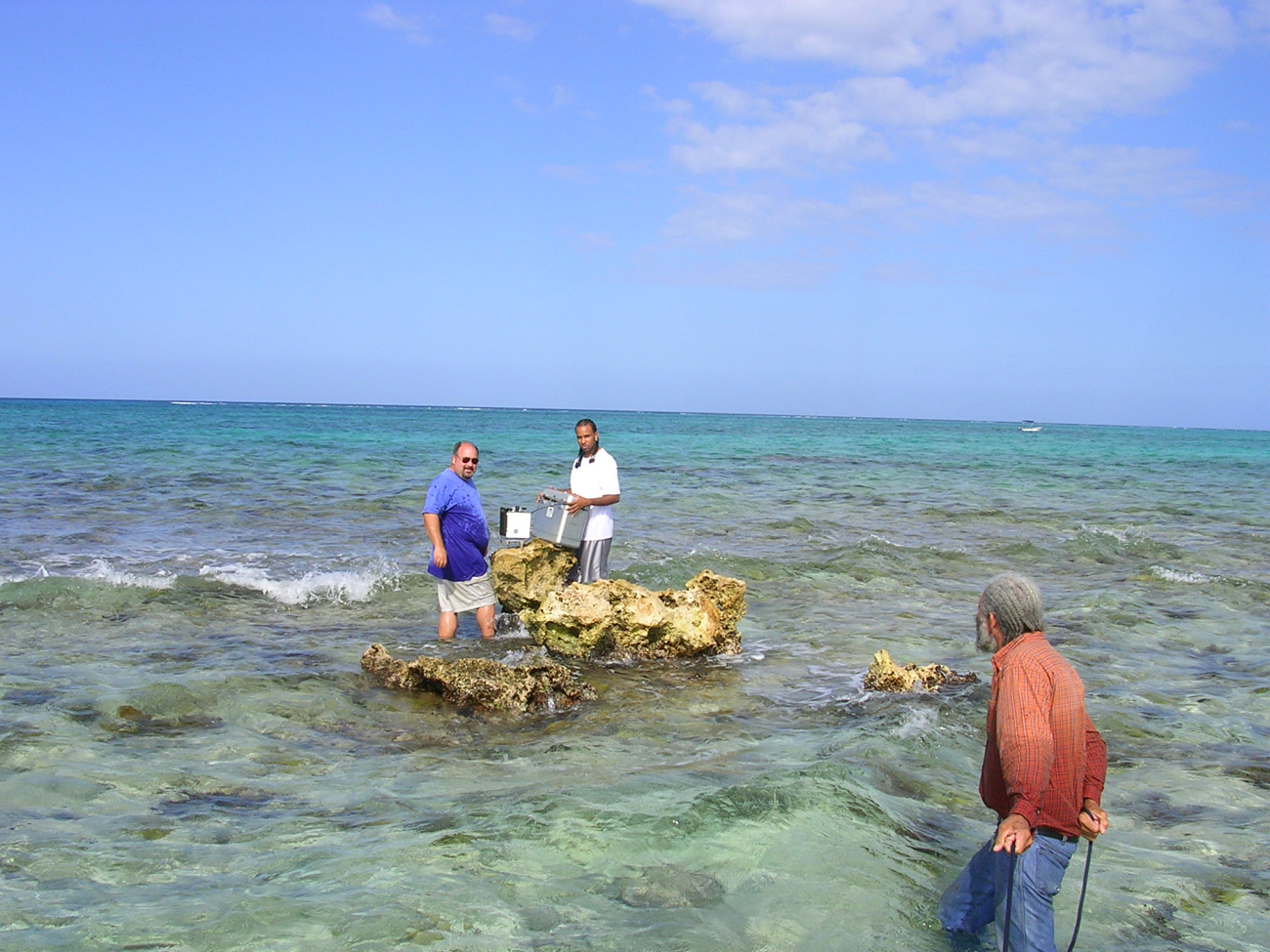 NOAA's National Geodetic Survey performing cooperative gravity measurementswith Cayman Islands Lands and Survey Department
