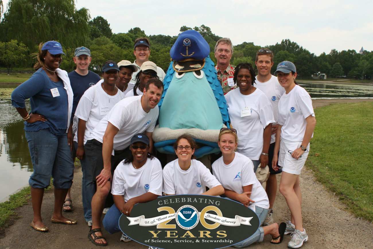 NOAA Fisheries volunteers helped 25 kids from Ross Elementary School learn aboutthe glorious fun that is boating and fishing at Constitution Gardens on theNational Mall