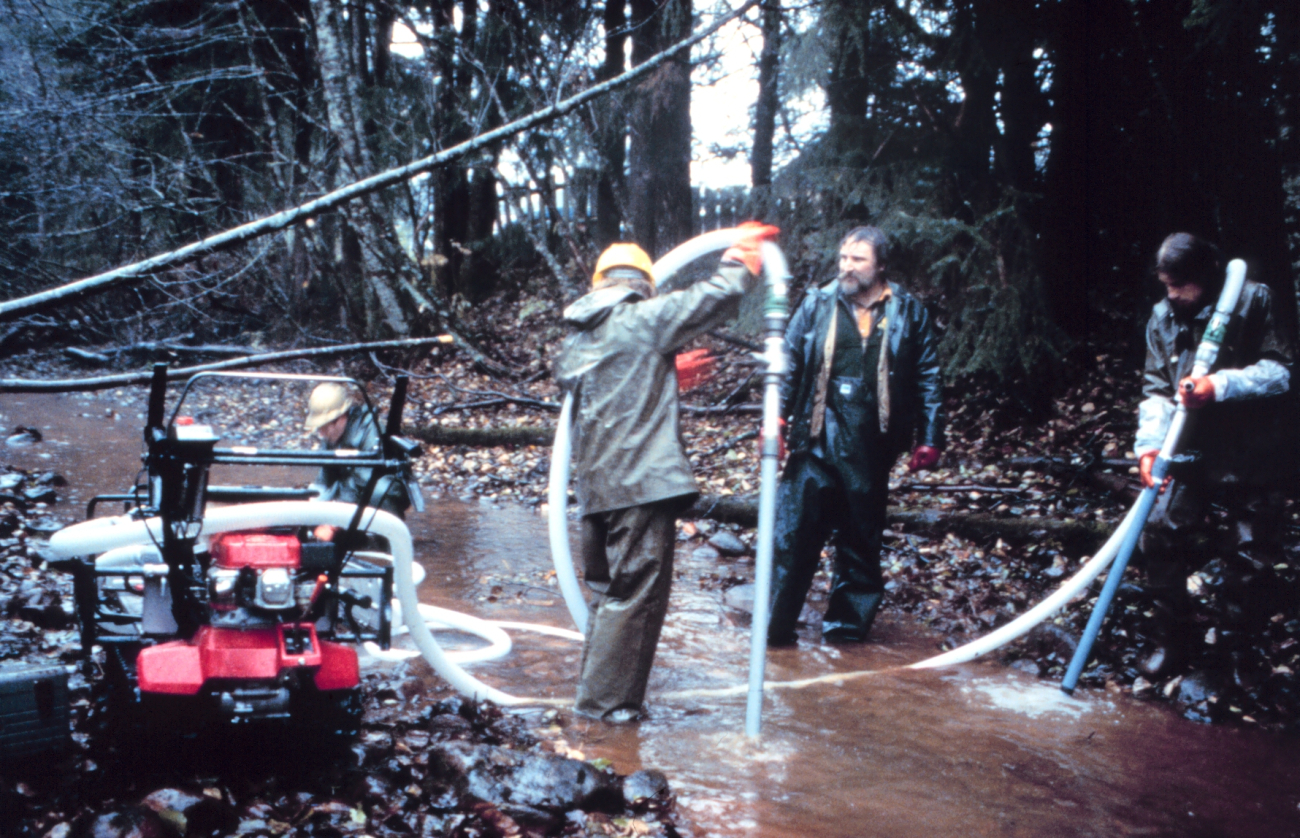 The pumping system at Duck Creek used to loosen sand and gravel from the creek
