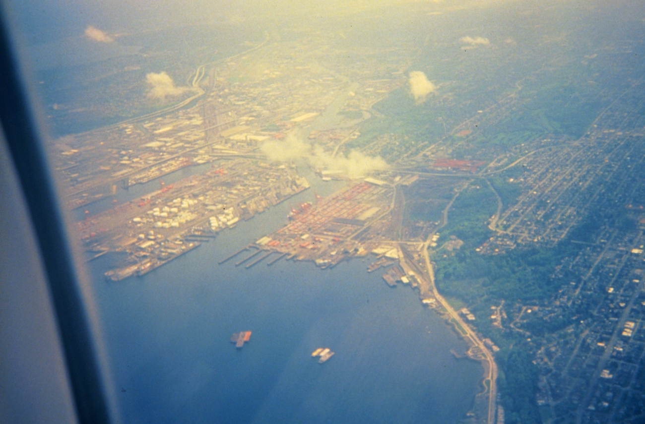Harbor Island, East and West Waterways, the Duwamish River and thesouthwestern shore of Elliott Bay