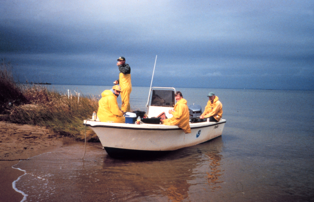 The crew takes a lunch break during sampling