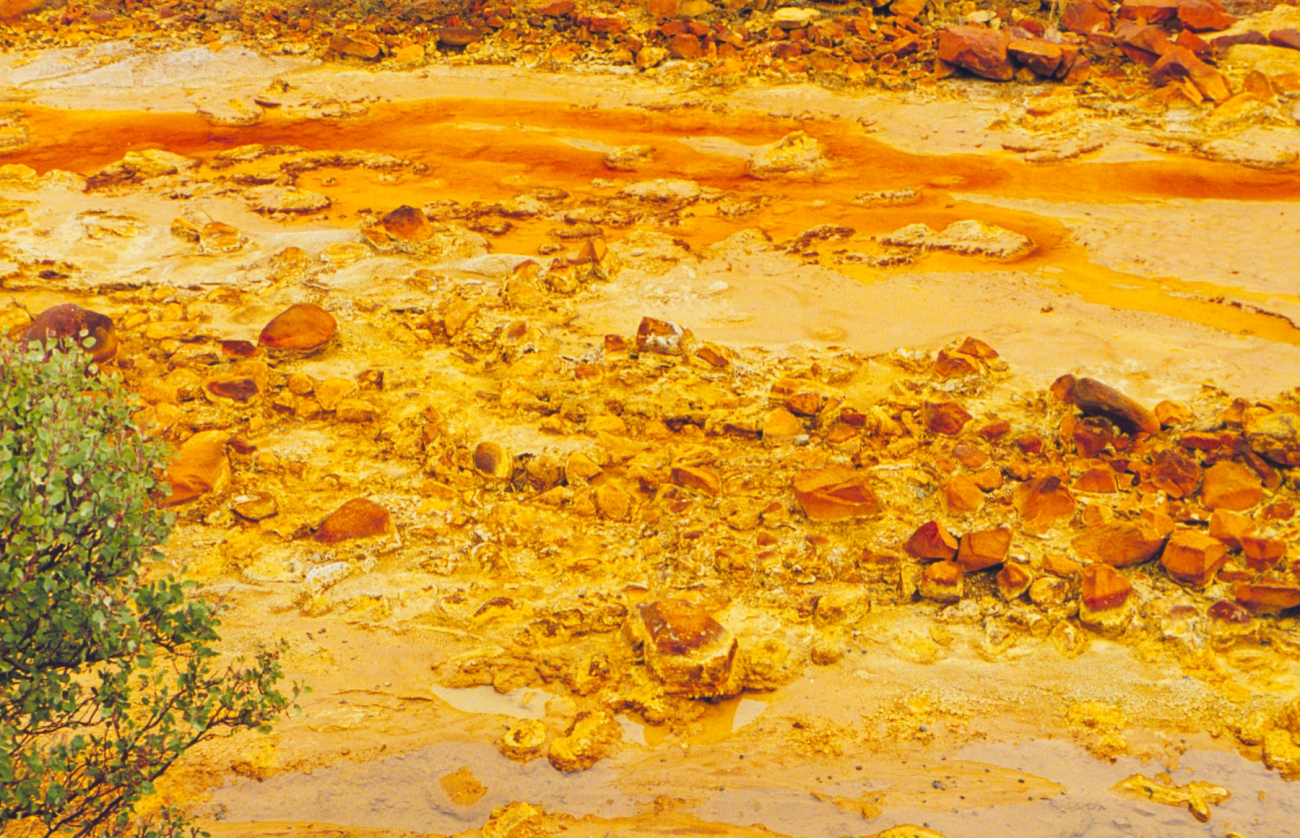 Acid mineral deposits in the Debris Dam, Iron Mountain Mine