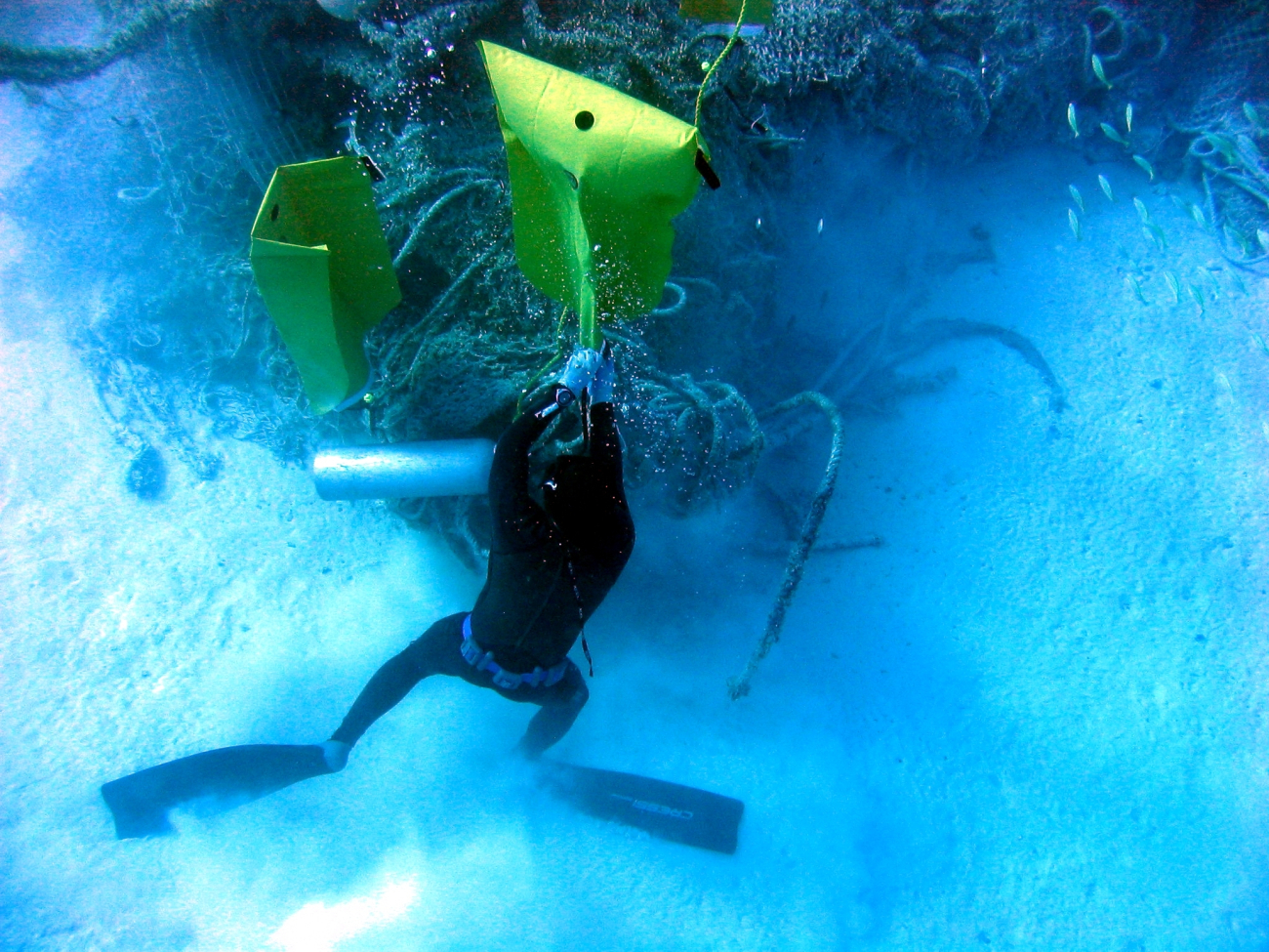 Filling lift bags on agglomeration of nets from image reef3038