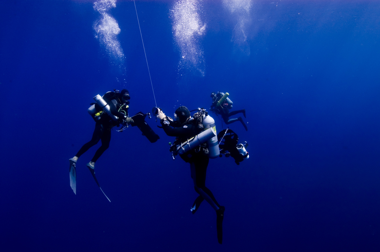 Diving archaeological team descending to the remains of the NORTHERN LIGHT