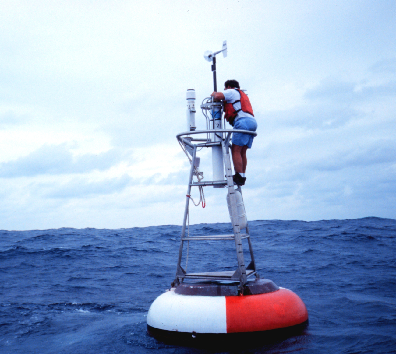 Maintaining Atlas TOGA-TAO buoys on the equatorial El Nino array